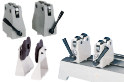 Rolling blocks as pairs with special cast iron housing. Standard version also available with height-adjustable rollers. Rolling blocks in precision design with a concentricity < 5μm. Rolling blocks with hardened rolling discs with ball bearings.