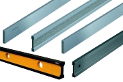 Straight Edges are available in steel, stainless steel, aluminum or hardened steel stainless. The accuracy of the flatness according to DIN 874 in accuracy class 00, 0, 1 or 2. Class 00 is the highest accuracy. Lengths from 100 mm to 6000 mm