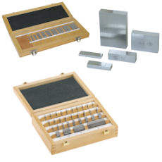 Gauge blocks individually or in a set made of steel, tungsten carbide or cerami. Gauge blocks according to DIN EN ISO 3650 in accuracy grade K, 0, 1 or 2.,  Gauge block special sets for caliper or micrometer and Accessories for gauge block for example optical flats, holder, service kit-set and more.