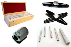 High quality pin gauges as singles or in a set. Diameters from 0,01 mm to 20 mm. Our pins gauges are made of hardened special tool steel, aged, ground and lapped. Measuring pins for testing bore tolerances, the angularity of holes, the measurement of hole spacings, as setting standards and for testing indicating measuring instruments for measuring prisms, grooves, teeth or V-guides.